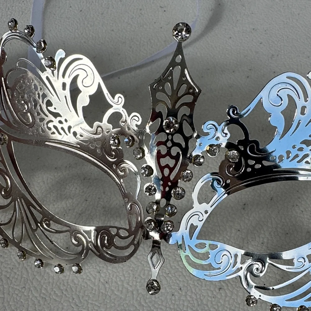 Silver MASCARAED Mask NEW with rhinestones